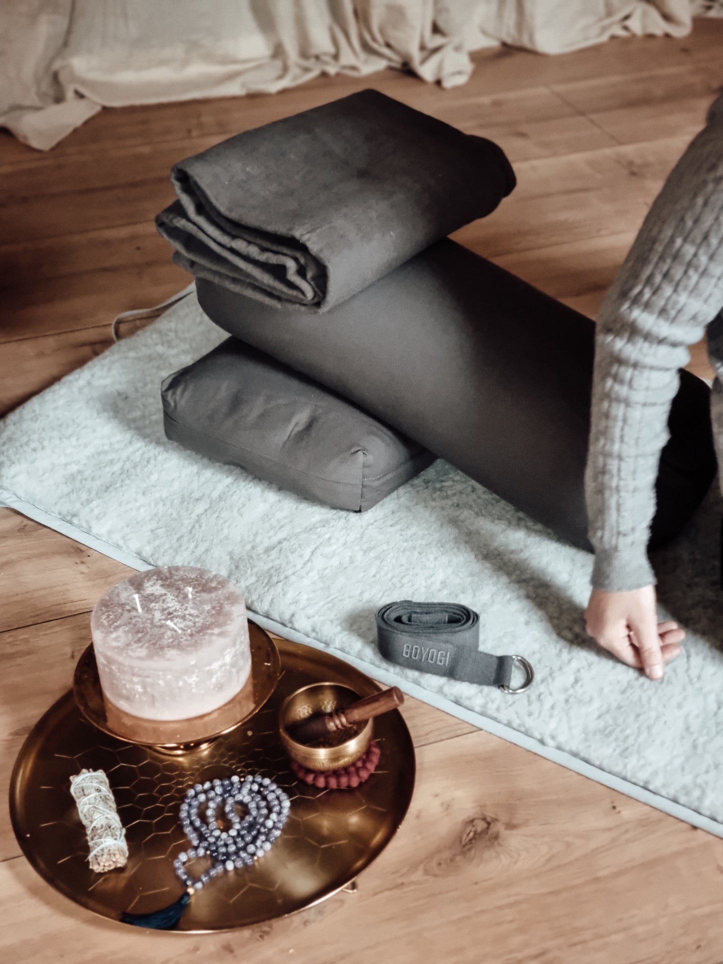 Calm Yoga Rug - Grey