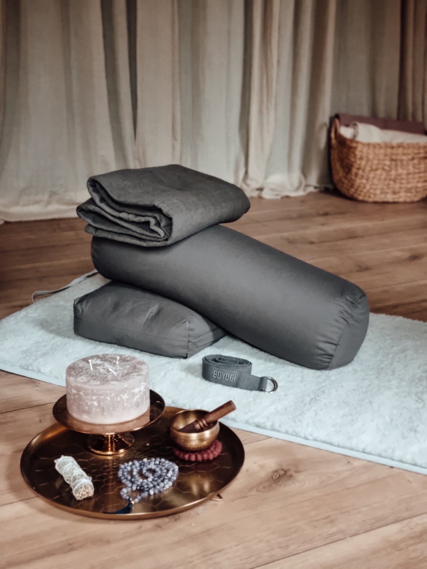 Calm Yoga Tæppe - Grå - til afspændning, yin og restorativ yoga og meditation