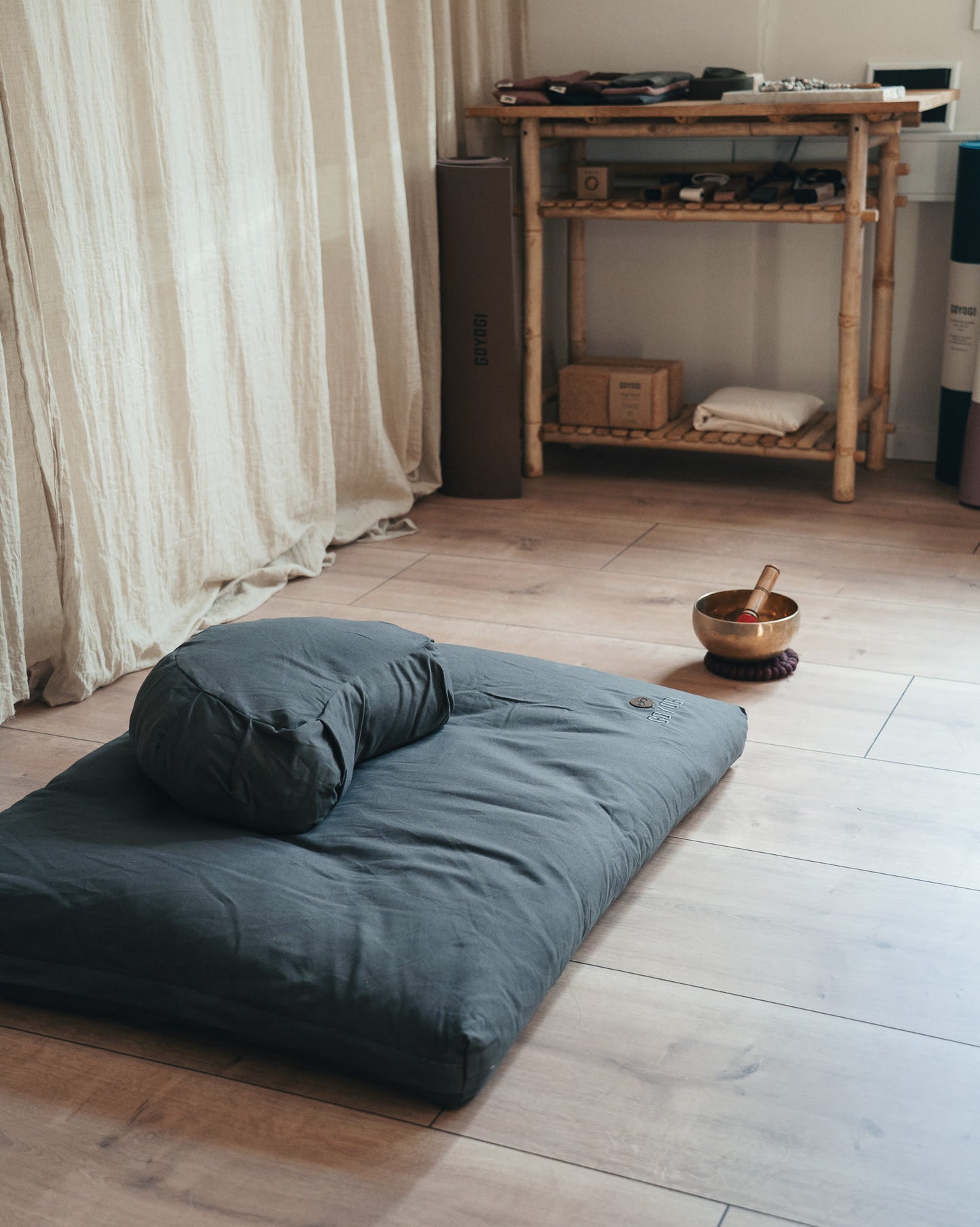 Begin meditation Crescent Bundle - Grey