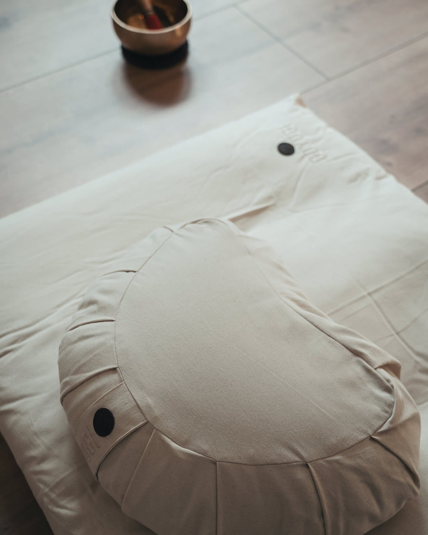 Begin meditation Crescent Bundle - Natural