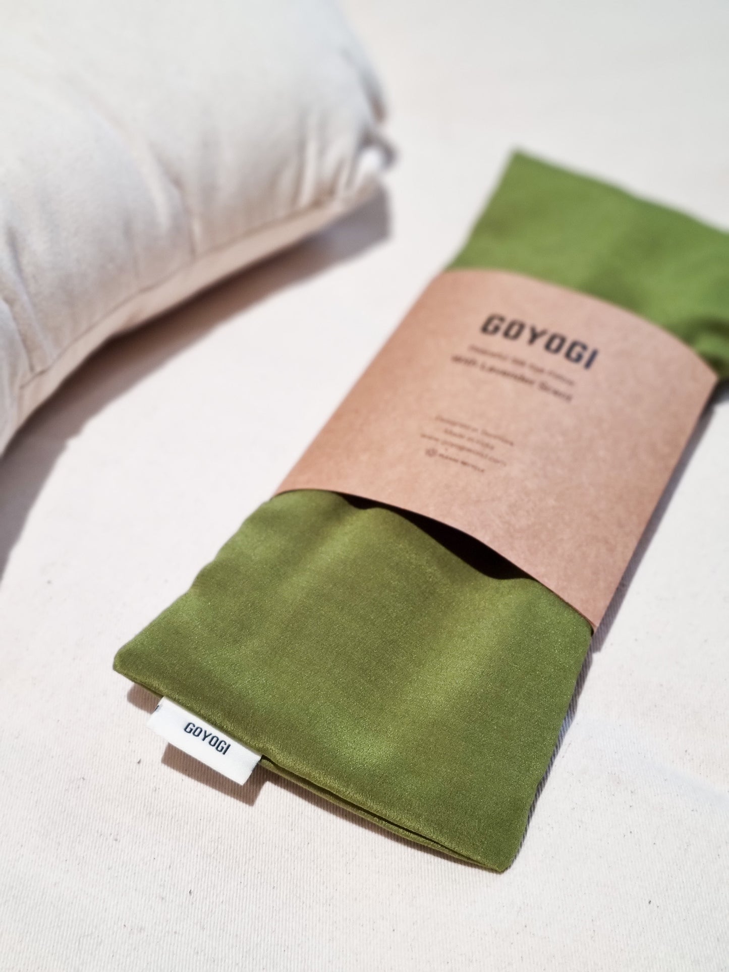 Peaceful Silk Eye Pillow with lavender - Green