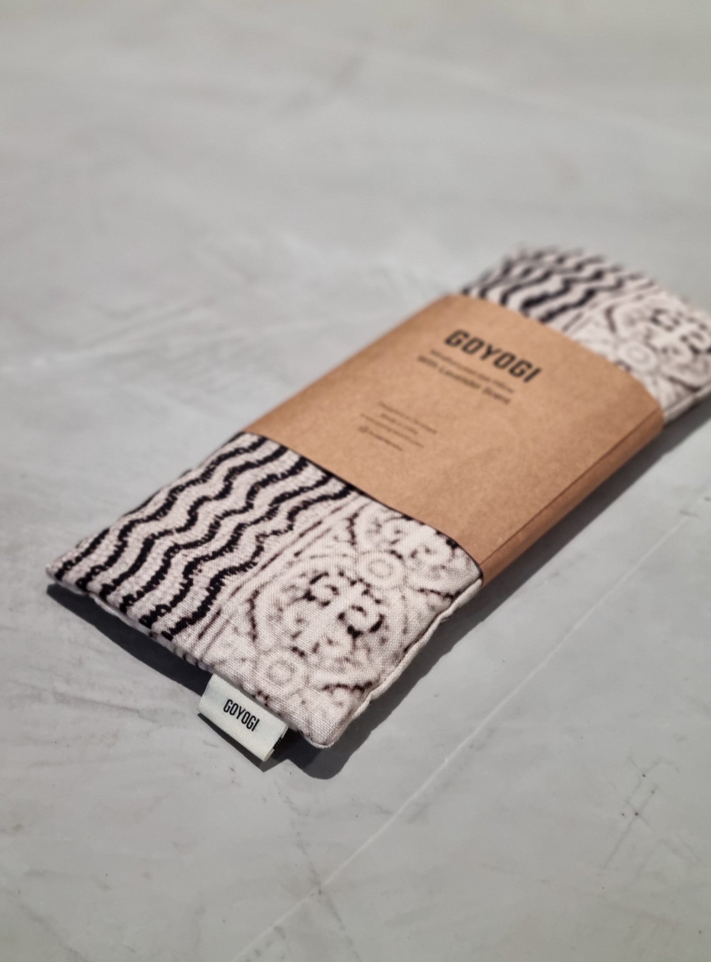 Mindful Linen Eye pillow - Black and Beige