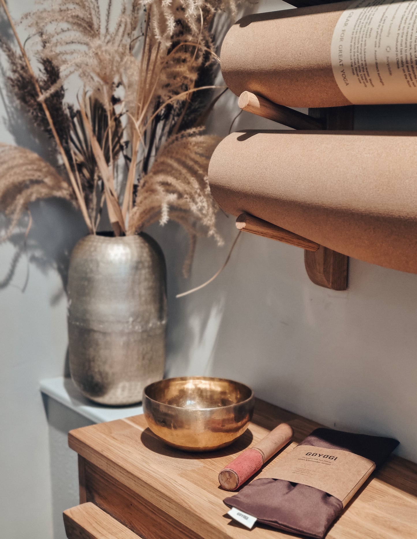 Singing bowl with wooden stick - Brass