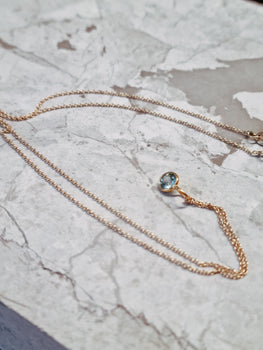 Throat Chakra | Light blue brilliant-cut sapphire in 18k gold chain